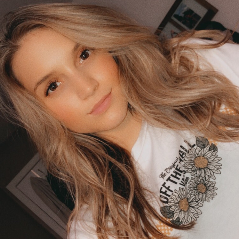 Meet your Posher, Cassie!